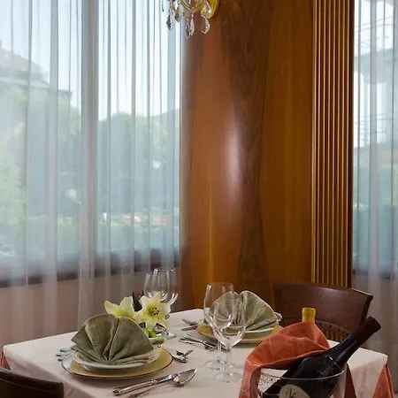 Hotell Negresco 4*