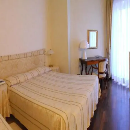 Negresco 4*